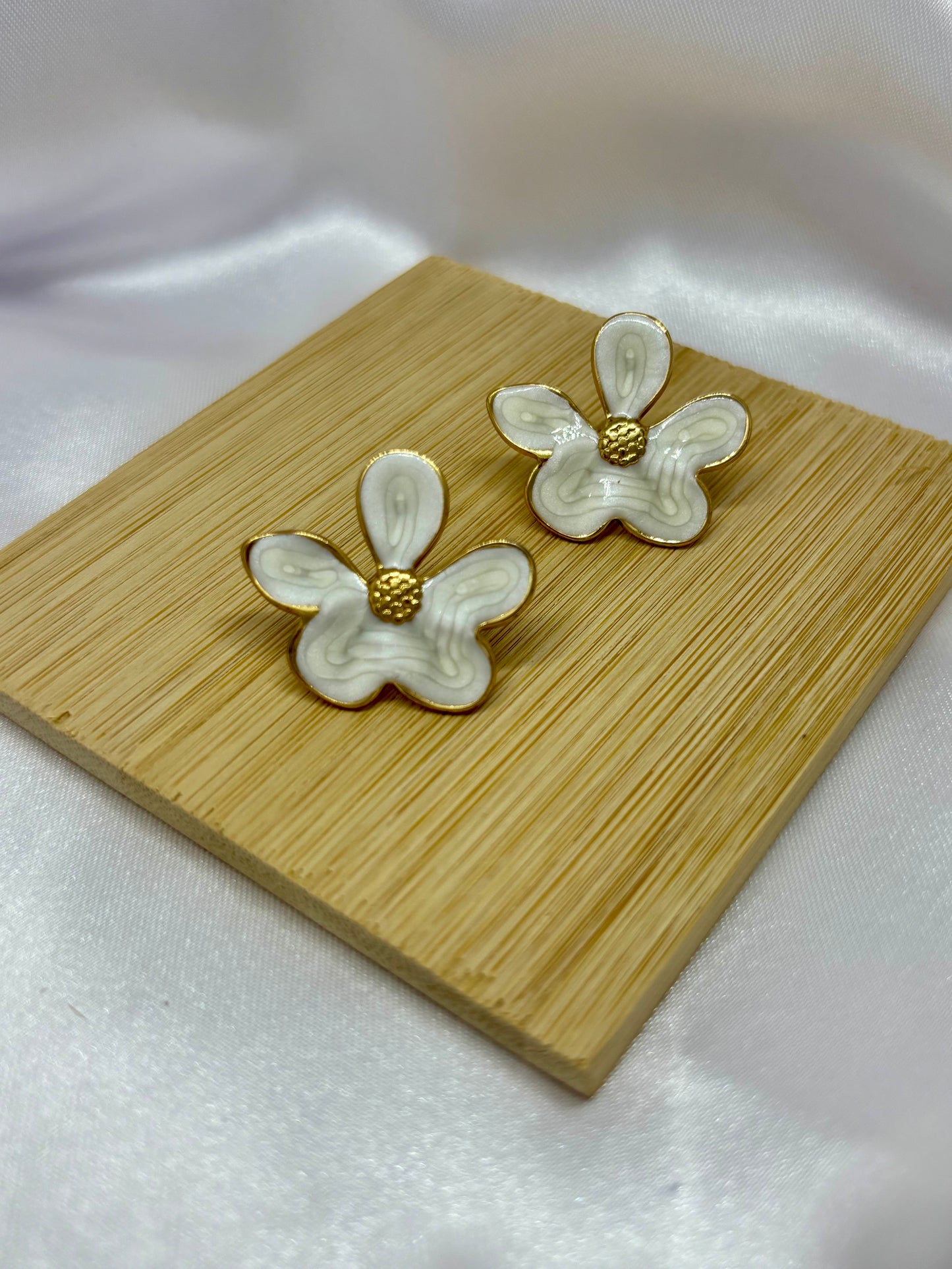 Bella White Gold Flower Studs