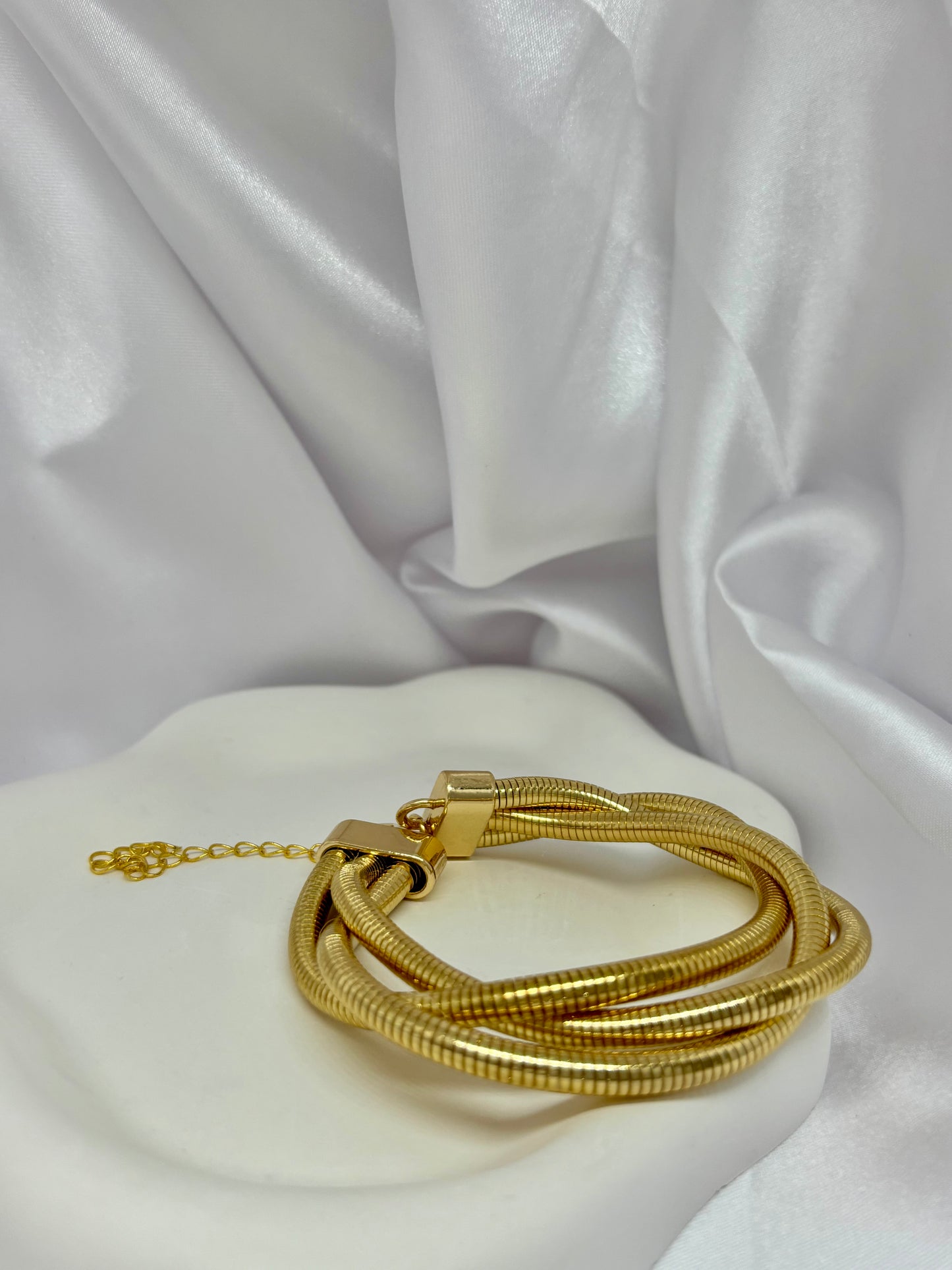 Retro Roaring Tide Gold Handcuff