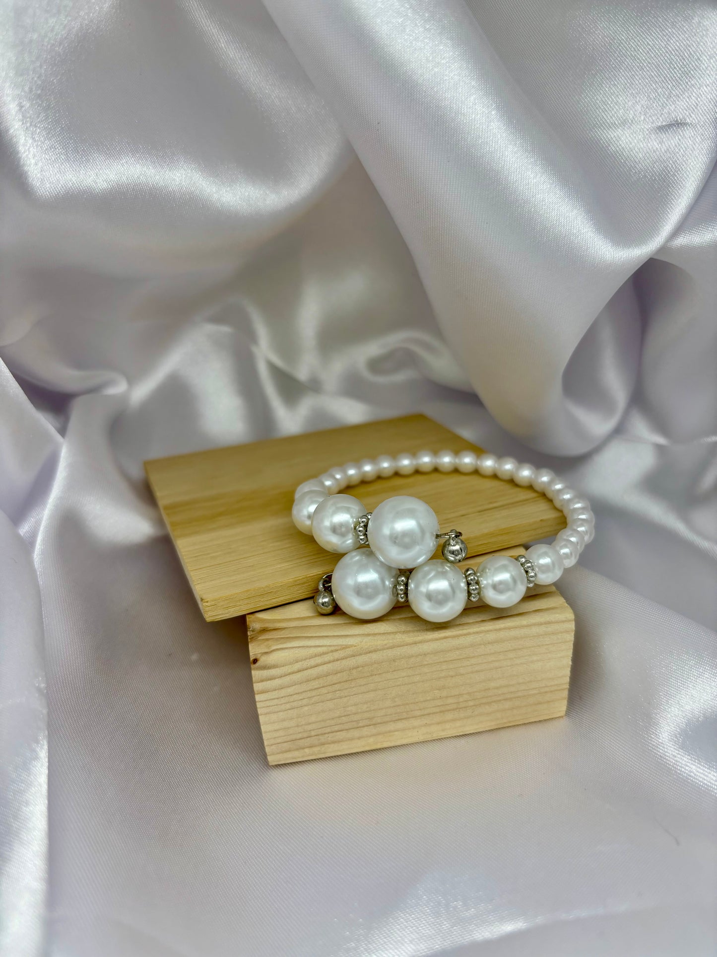 Queen Pearl Choker Set