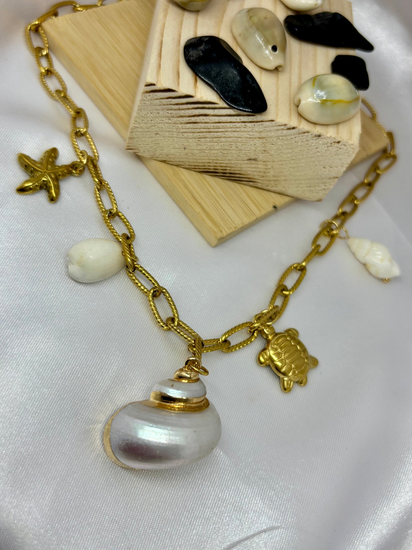 Ocean Treasure Neckchain