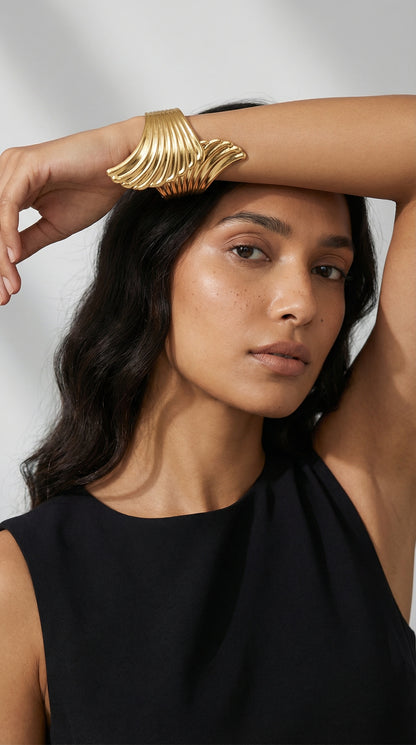 Bella Gold Shell Handcuff