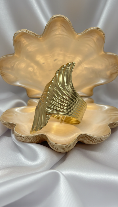 Bella Gold Shell Handcuff
