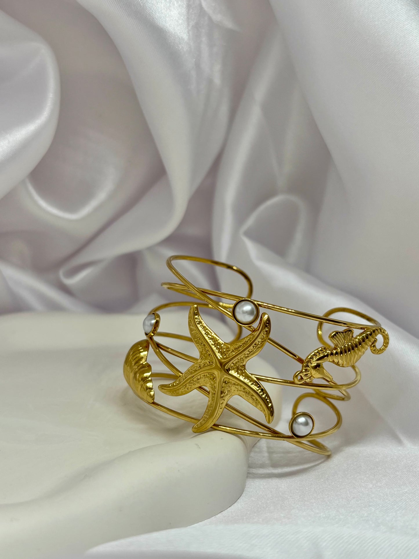 Ocean Treasure Golden Handcuff