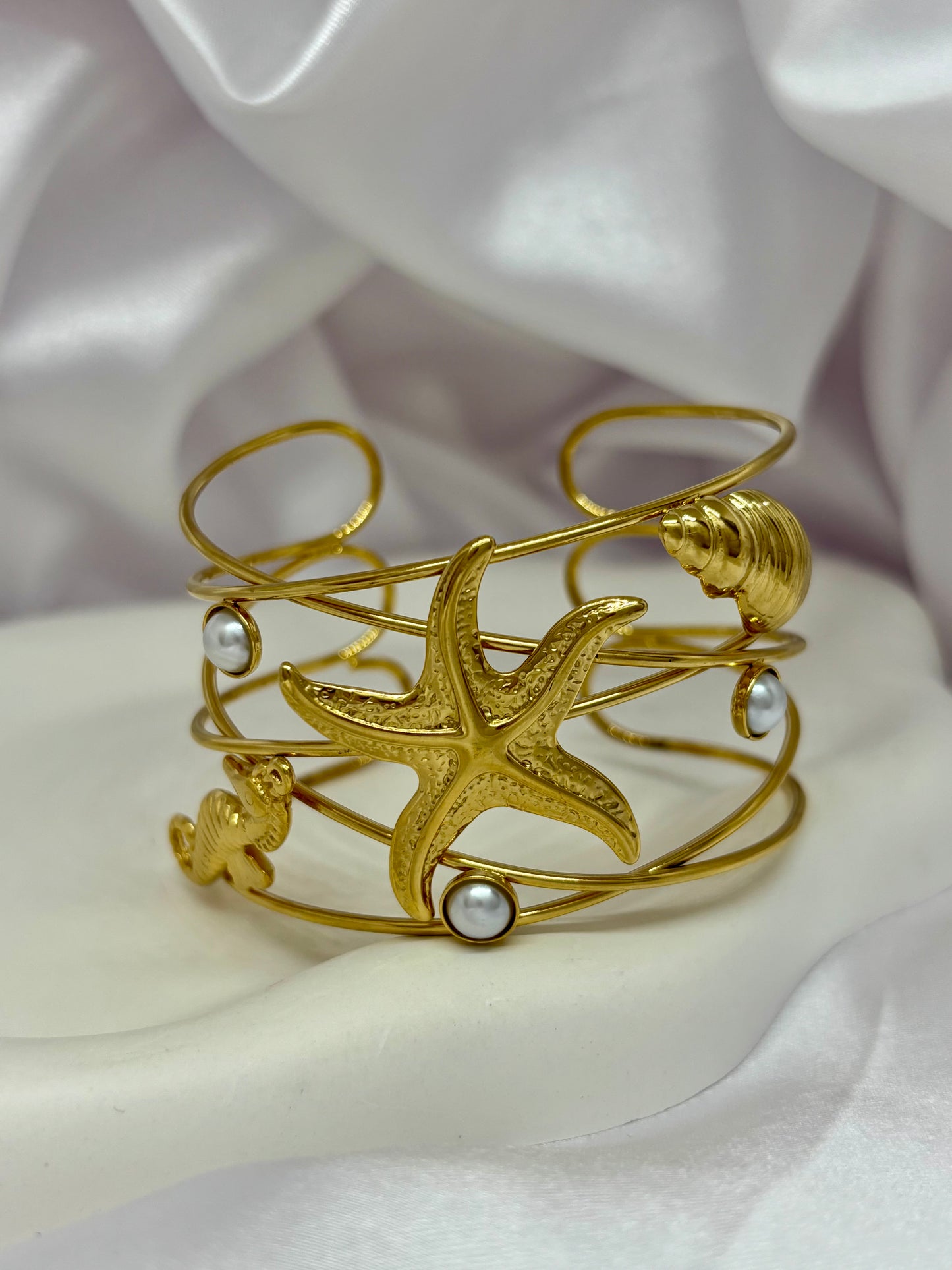 Ocean Treasure Golden Handcuff