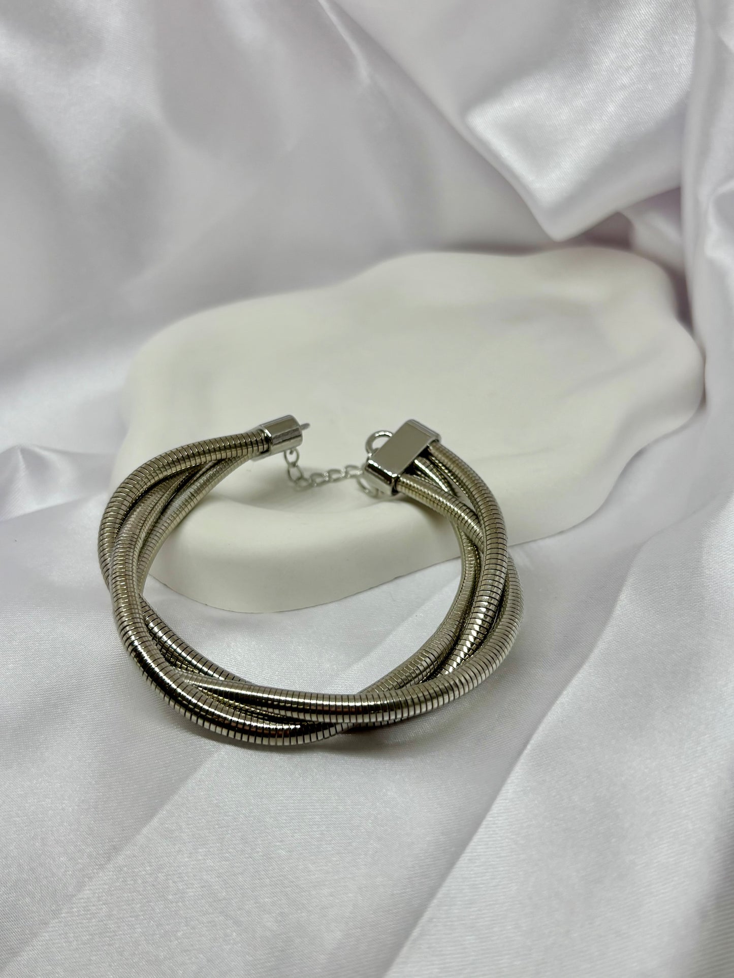 Retro Roaring Tide Silver Handcuff